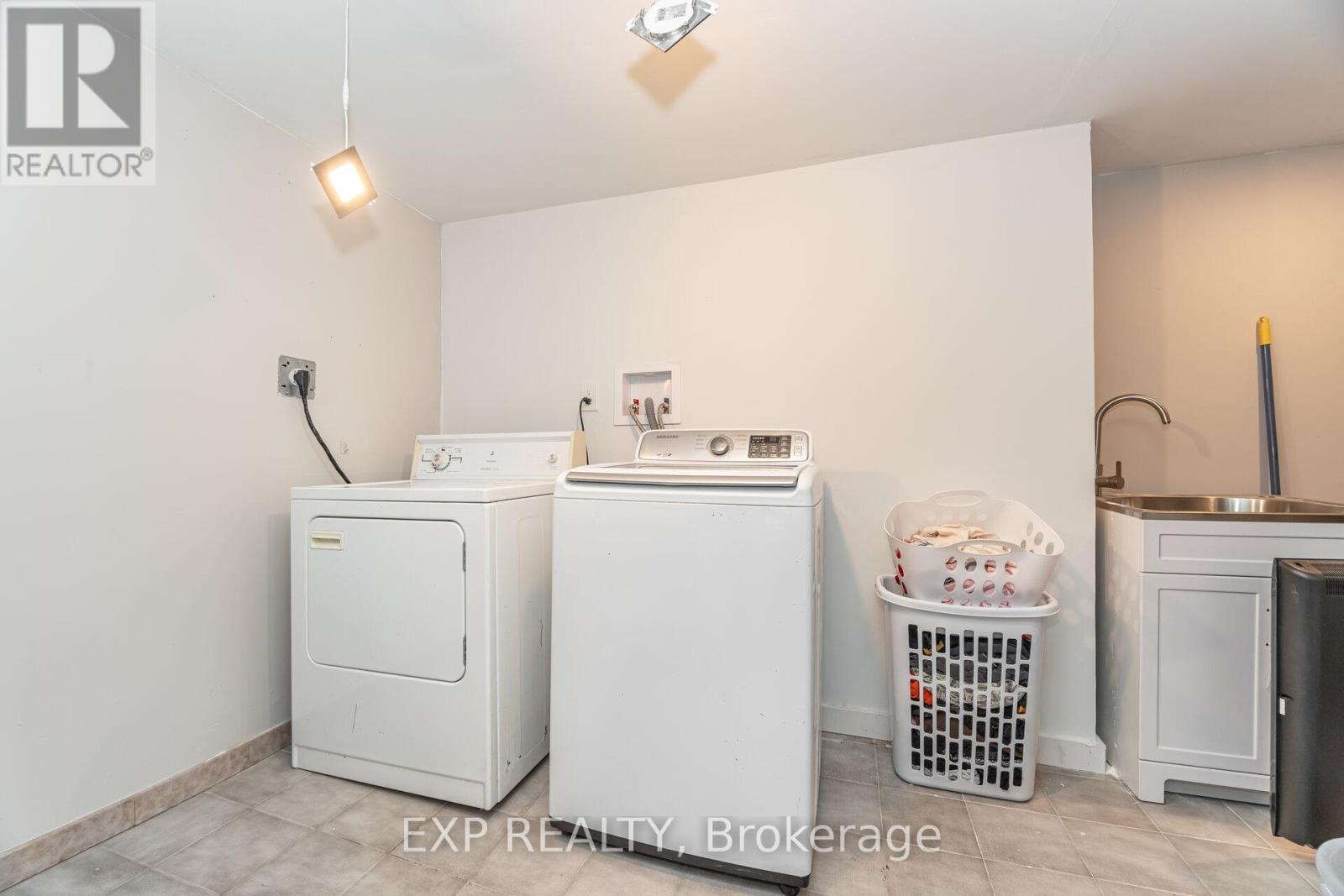 7 Boyne Highlands Court, Vaughan, Ontario  L4K 1K4 - Photo 39 - N12456254