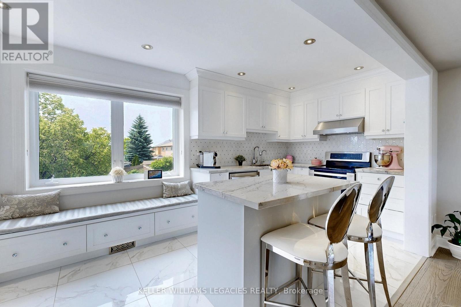 69 Crieff Avenue, Vaughan, Ontario  L6A 2B9 - Photo 11 - N12456263