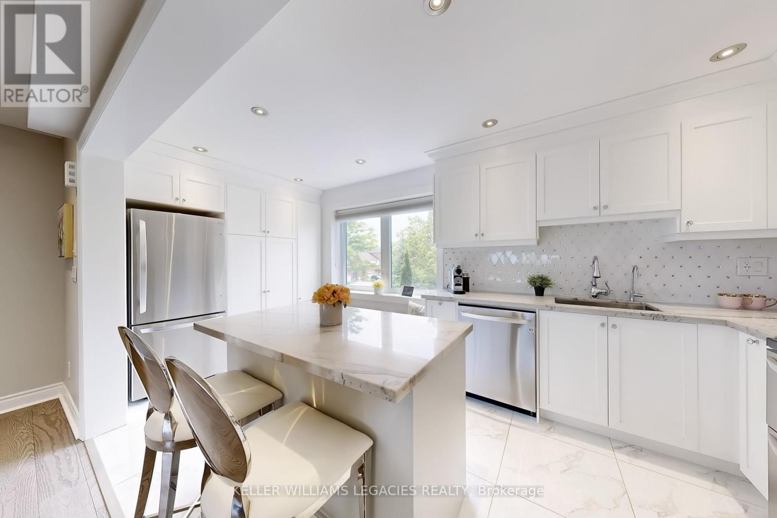 69 Crieff Avenue, Vaughan, Ontario  L6A 2B9 - Photo 12 - N12456263