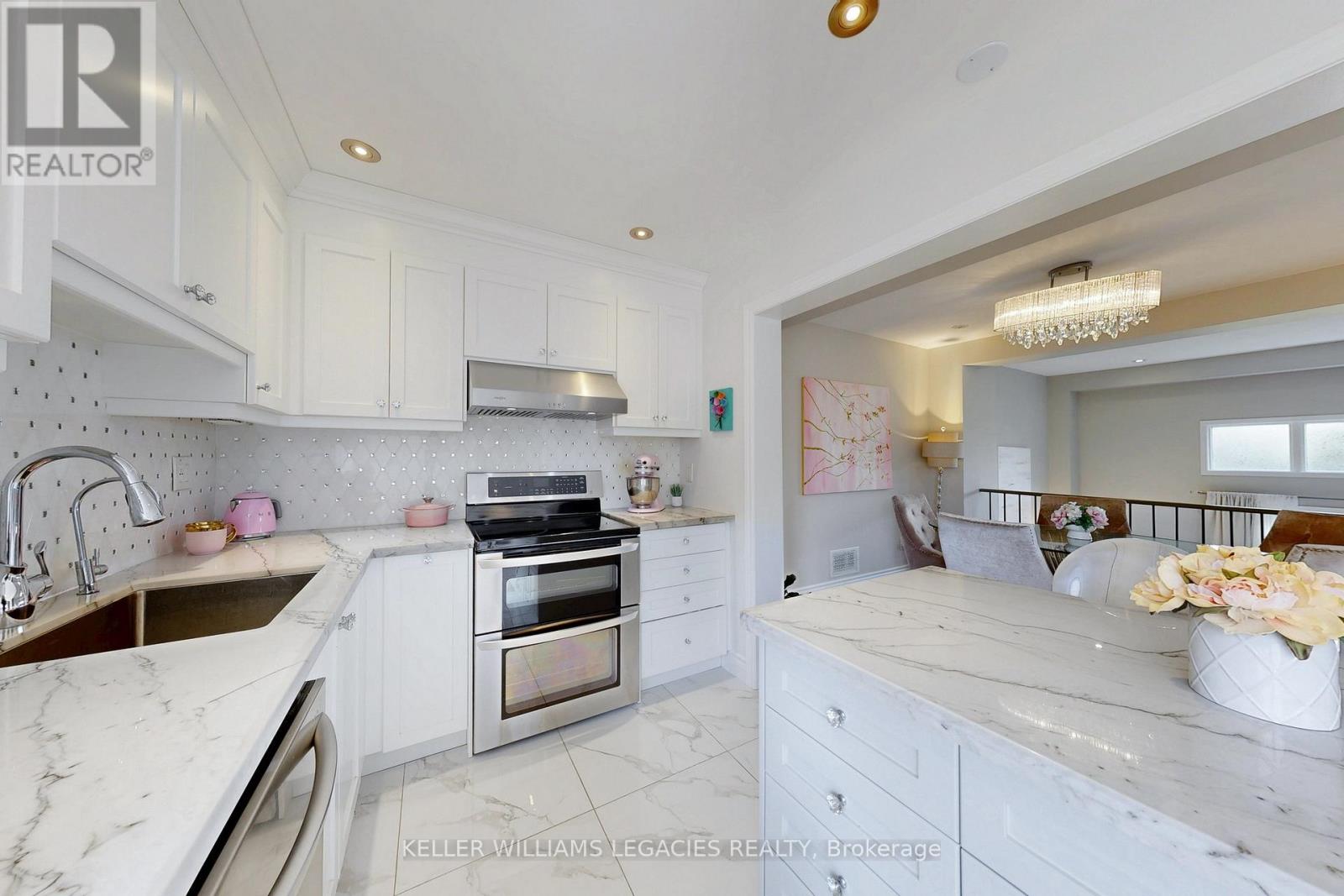 69 Crieff Avenue, Vaughan, Ontario  L6A 2B9 - Photo 14 - N12456263