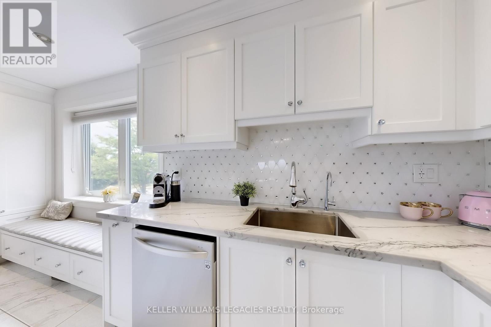 69 Crieff Avenue, Vaughan, Ontario  L6A 2B9 - Photo 15 - N12456263