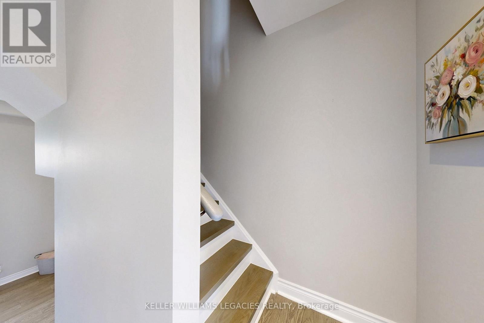 69 Crieff Avenue, Vaughan, Ontario  L6A 2B9 - Photo 18 - N12456263