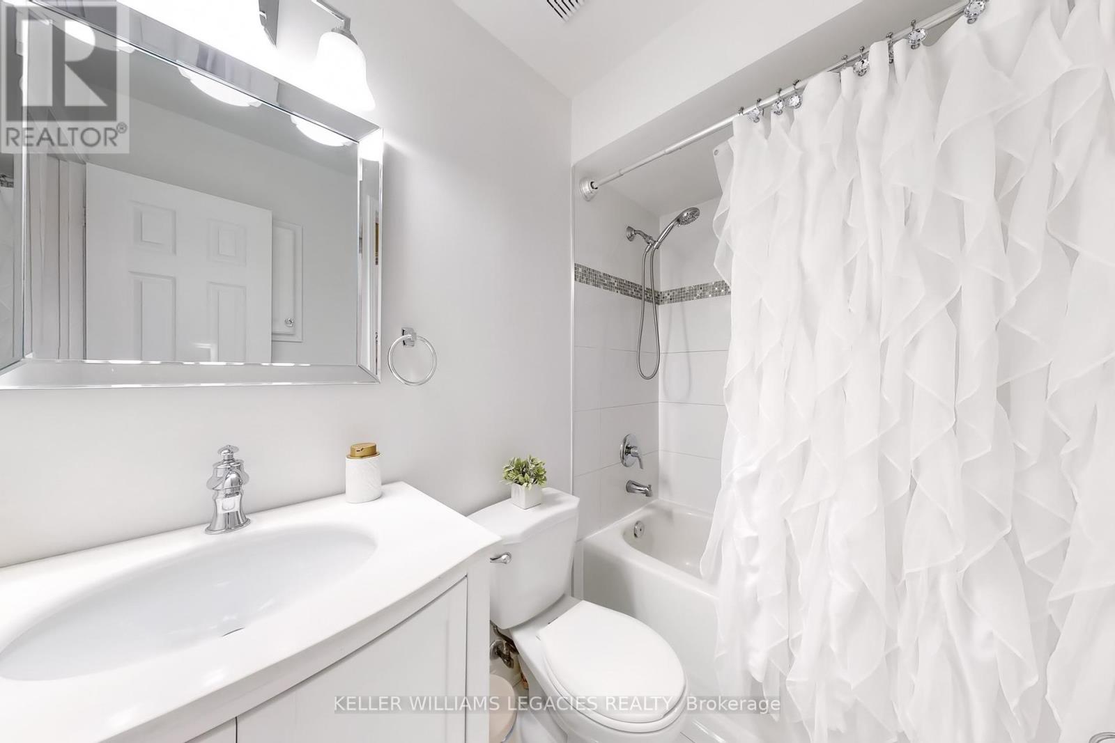 69 Crieff Avenue, Vaughan, Ontario  L6A 2B9 - Photo 28 - N12456263
