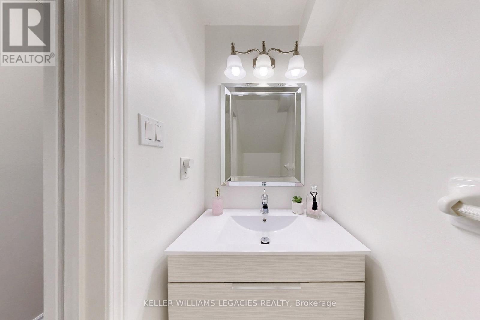 69 Crieff Avenue, Vaughan, Ontario  L6A 2B9 - Photo 32 - N12456263