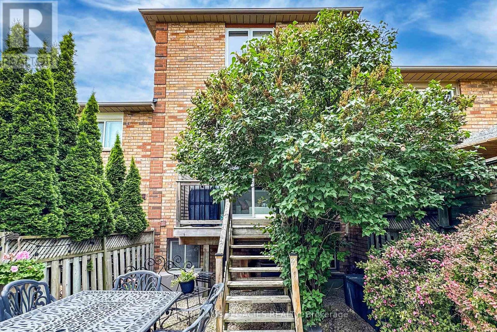 69 Crieff Avenue, Vaughan, Ontario  L6A 2B9 - Photo 38 - N12456263