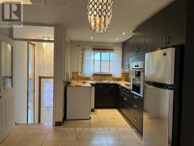 Main - 368 Bent Crescent, Richmond Hill, Ontario  L4C 1C3 - Photo 10 - N12456276
