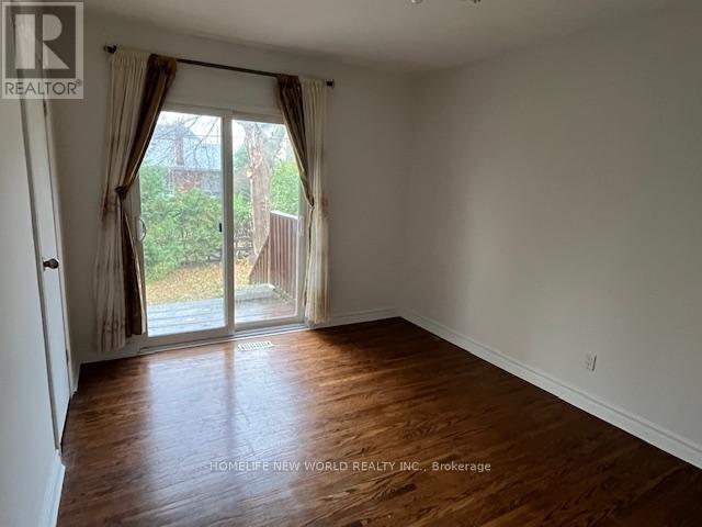 Main - 368 Bent Crescent, Richmond Hill, Ontario  L4C 1C3 - Photo 4 - N12456276