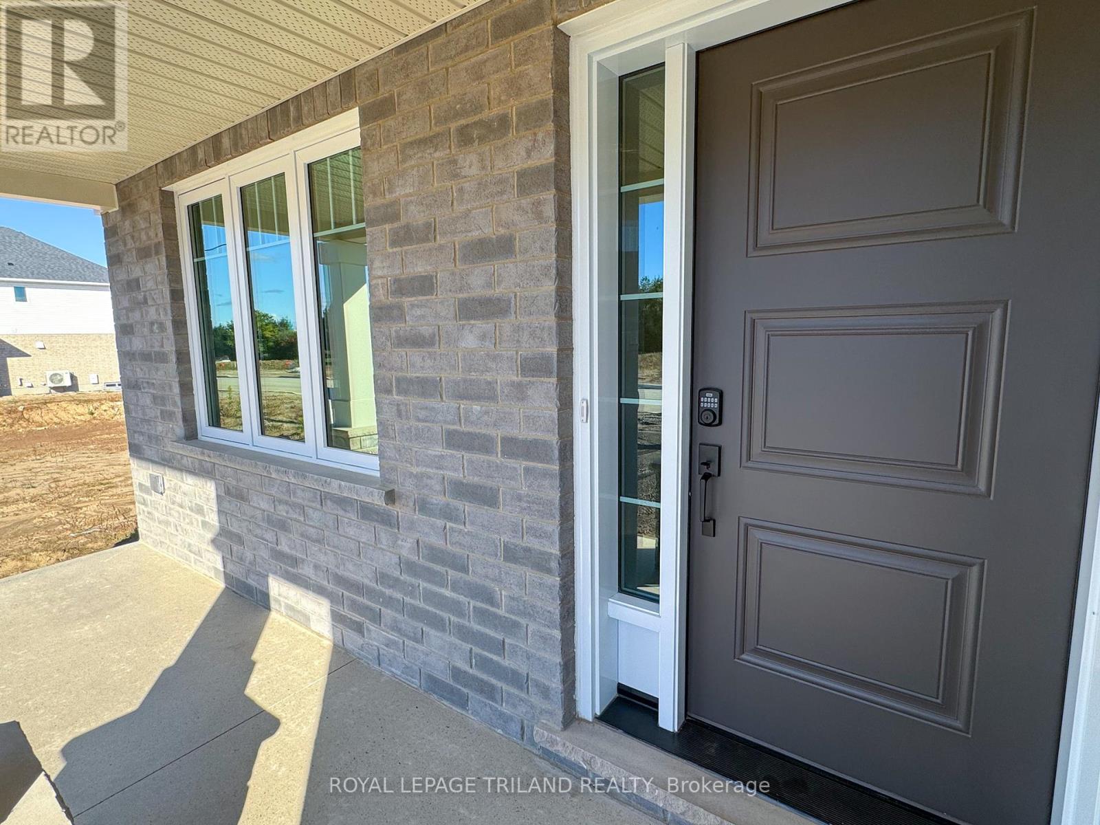 134 Styles Drive, St. Thomas, Ontario  N5R 0R1 - Photo 3 - X12456304