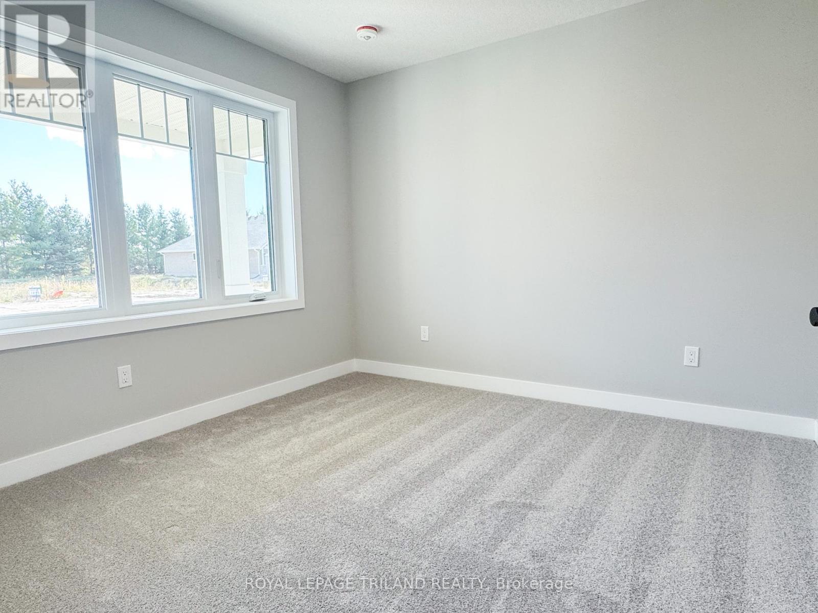 134 Styles Drive, St. Thomas, Ontario  N5R 0R1 - Photo 5 - X12456304