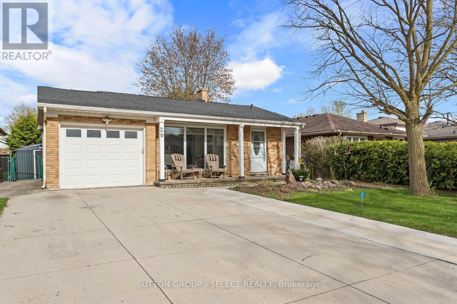20 Lochern Road, London South, Ontario  N5Z 4L6 - Photo 1 - X12456377