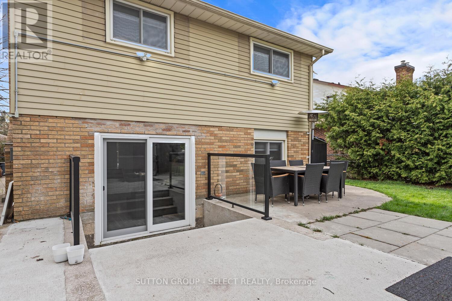 20 Lochern Road, London South, Ontario  N5Z 4L6 - Photo 41 - X12456377