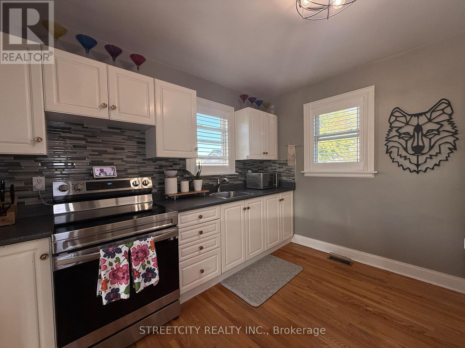 326 Cotterbury Street, Sarnia, Ontario  N7T 6M6 - Photo 3 - X12456378