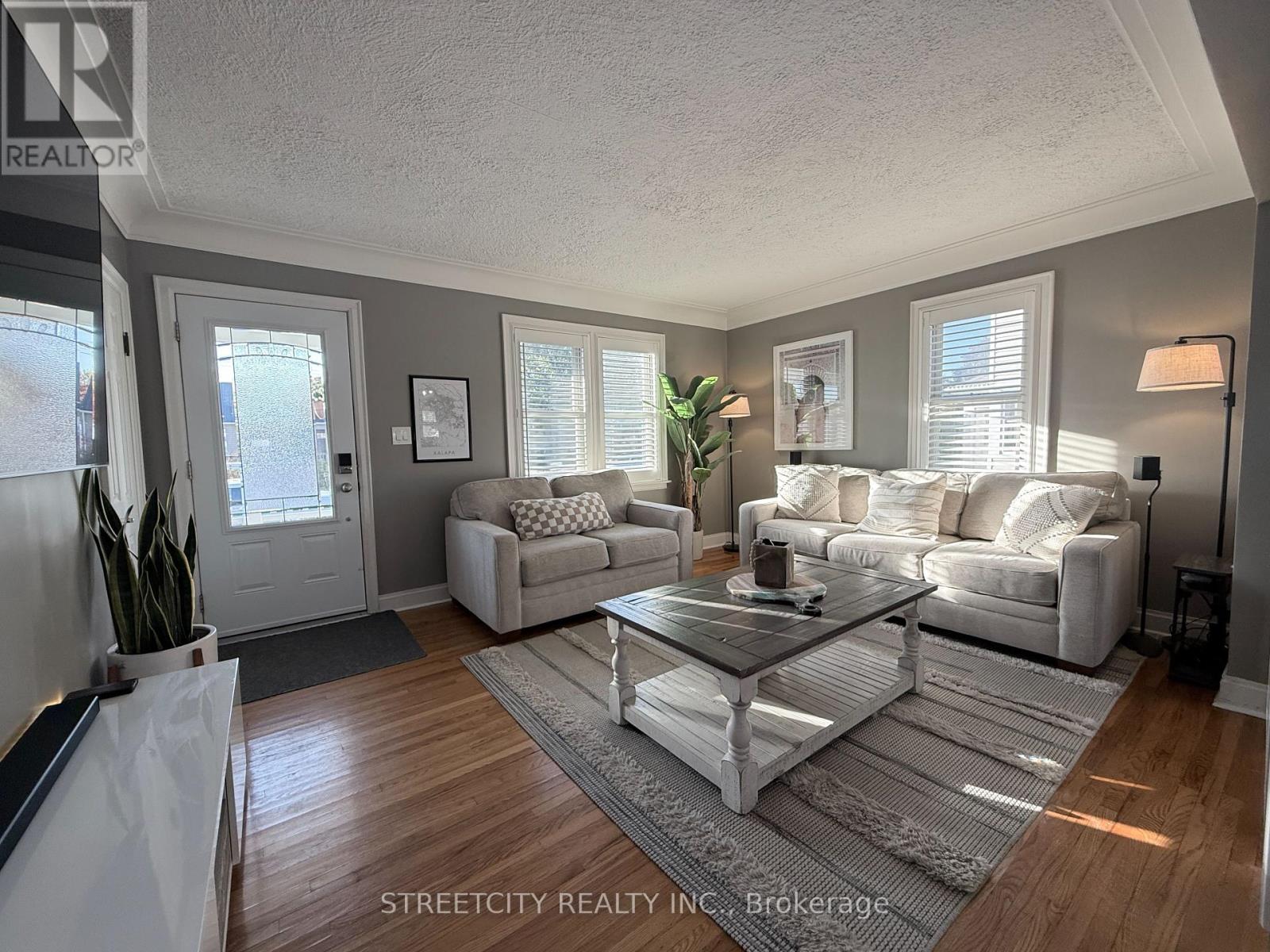 326 Cotterbury Street, Sarnia, Ontario  N7T 6M6 - Photo 4 - X12456378