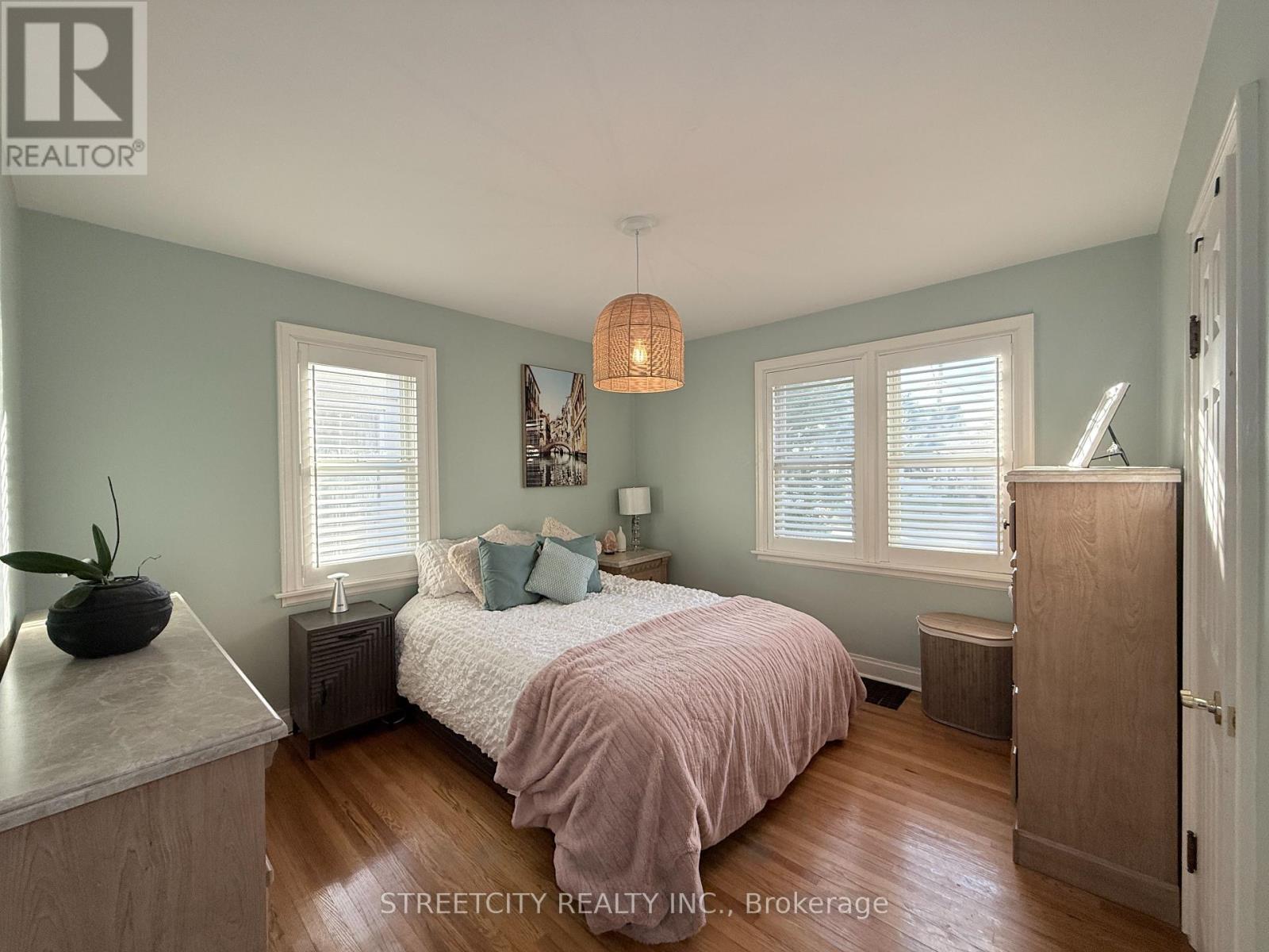 326 Cotterbury Street, Sarnia, Ontario  N7T 6M6 - Photo 7 - X12456378