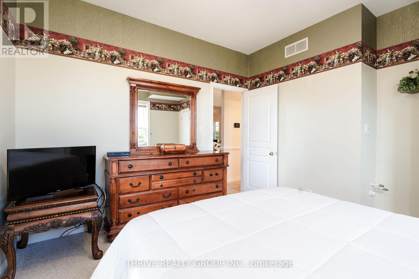 6228 Bethel Road, Warwick (Watford), Ontario  N0M 2S0 - Photo 19 - X12456387