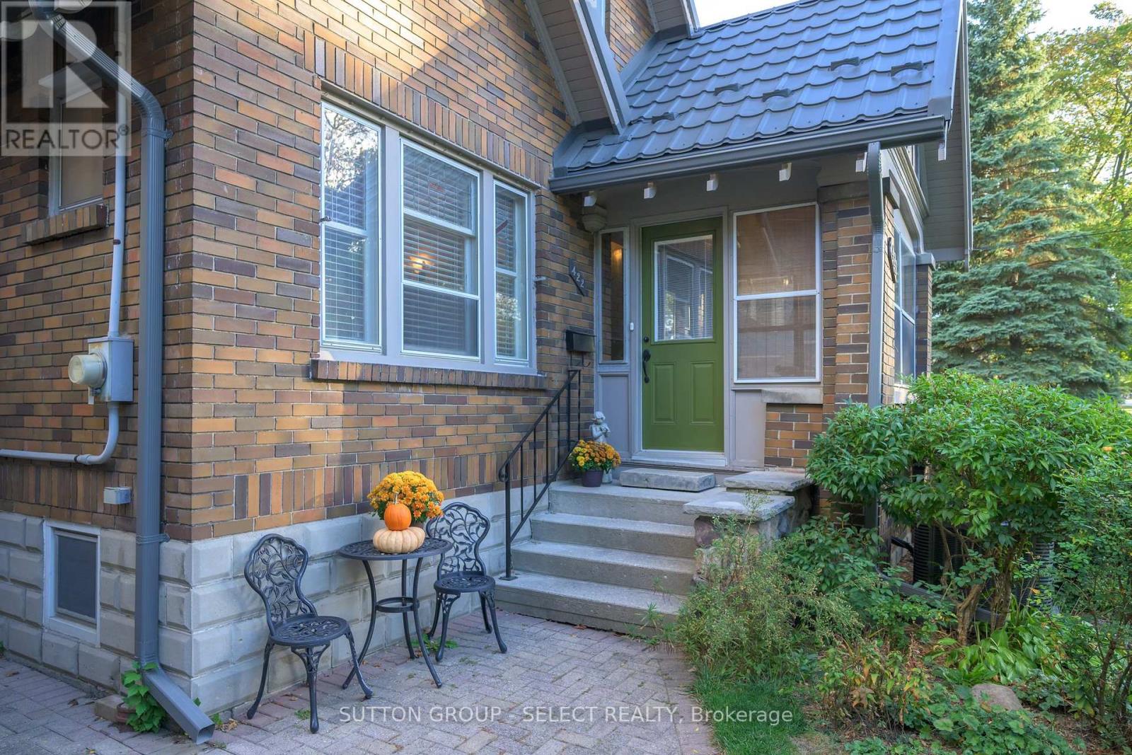 422 Cheapside Street, London East, Ontario  N5Y 3X1 - Photo 3 - X12456388