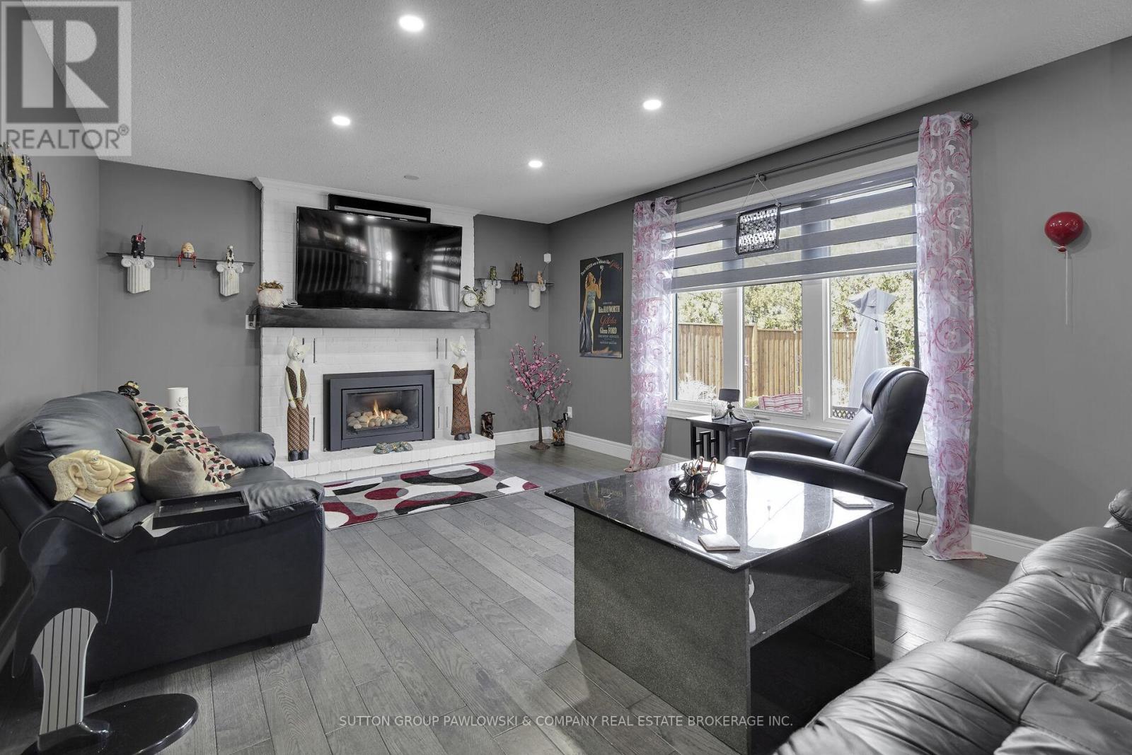 59 Golfview Crescent, London South (South Q), Ontario  N6C 5N3 - Photo 24 - X12456412