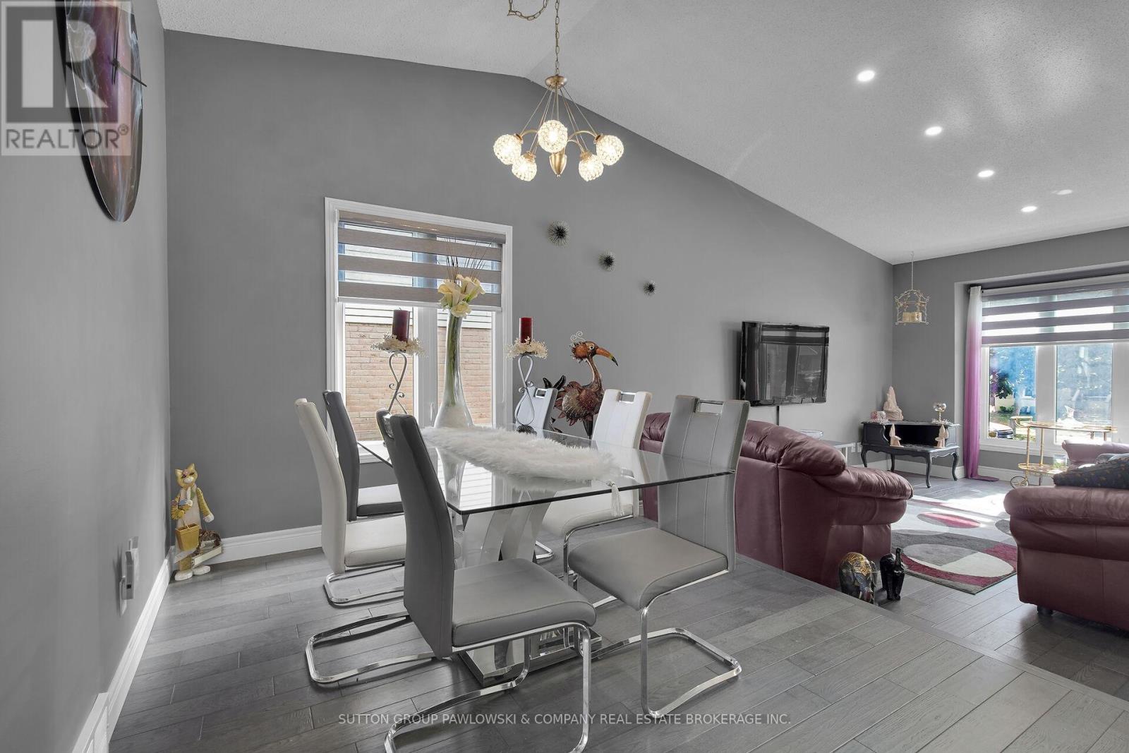 59 Golfview Crescent, London South (South Q), Ontario  N6C 5N3 - Photo 7 - X12456412