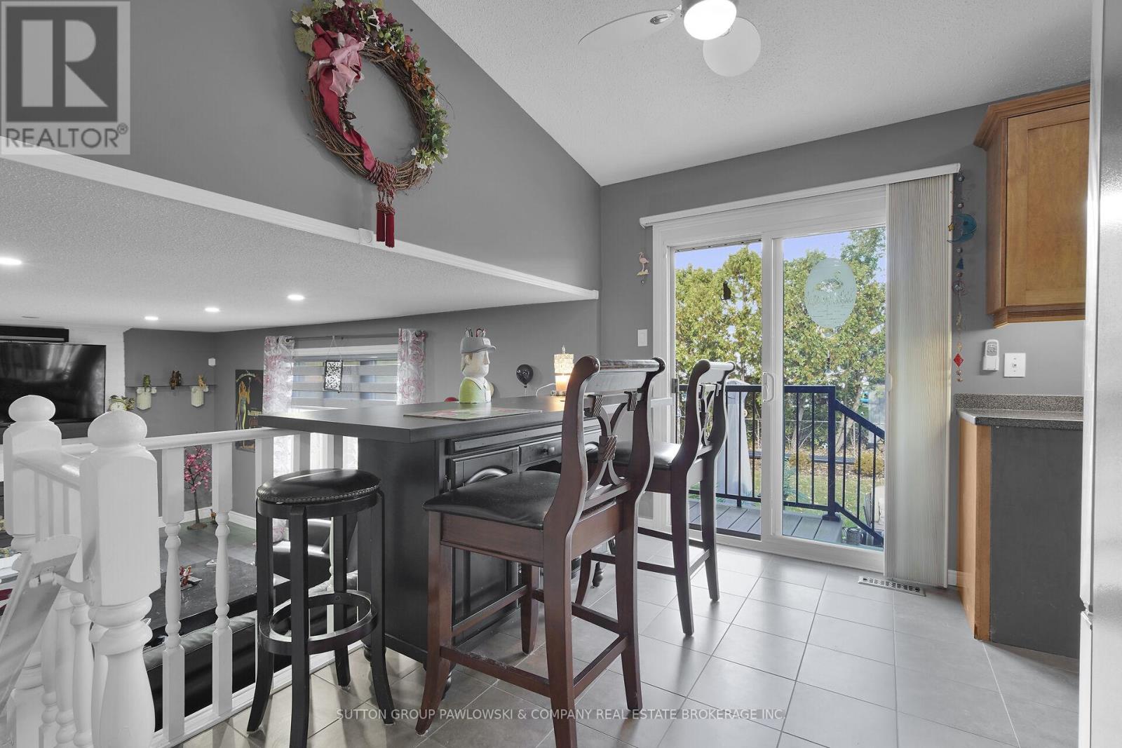 59 Golfview Crescent, London South (South Q), Ontario  N6C 5N3 - Photo 8 - X12456412