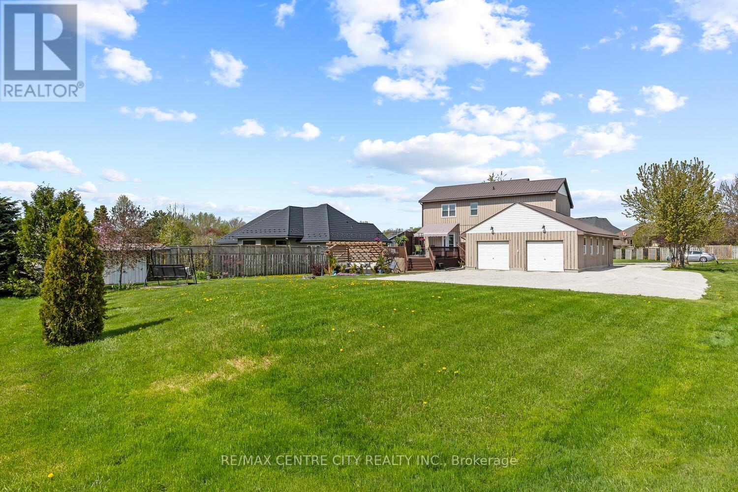 5623 Chriselle Place, Lucan Biddulph, Ontario  N0M 2J0 - Photo 32 - X12456417
