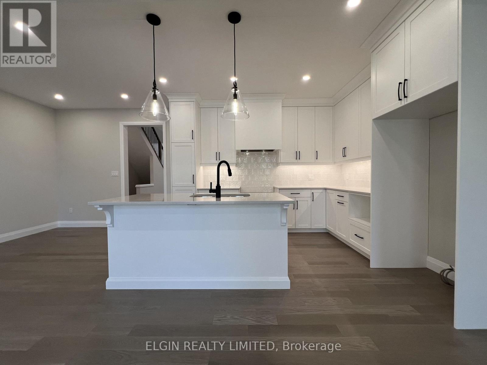 9-49 Royal Dornoch Drive, St. Thomas, Ontario  N5R 0P4 - Photo 10 - X12456422