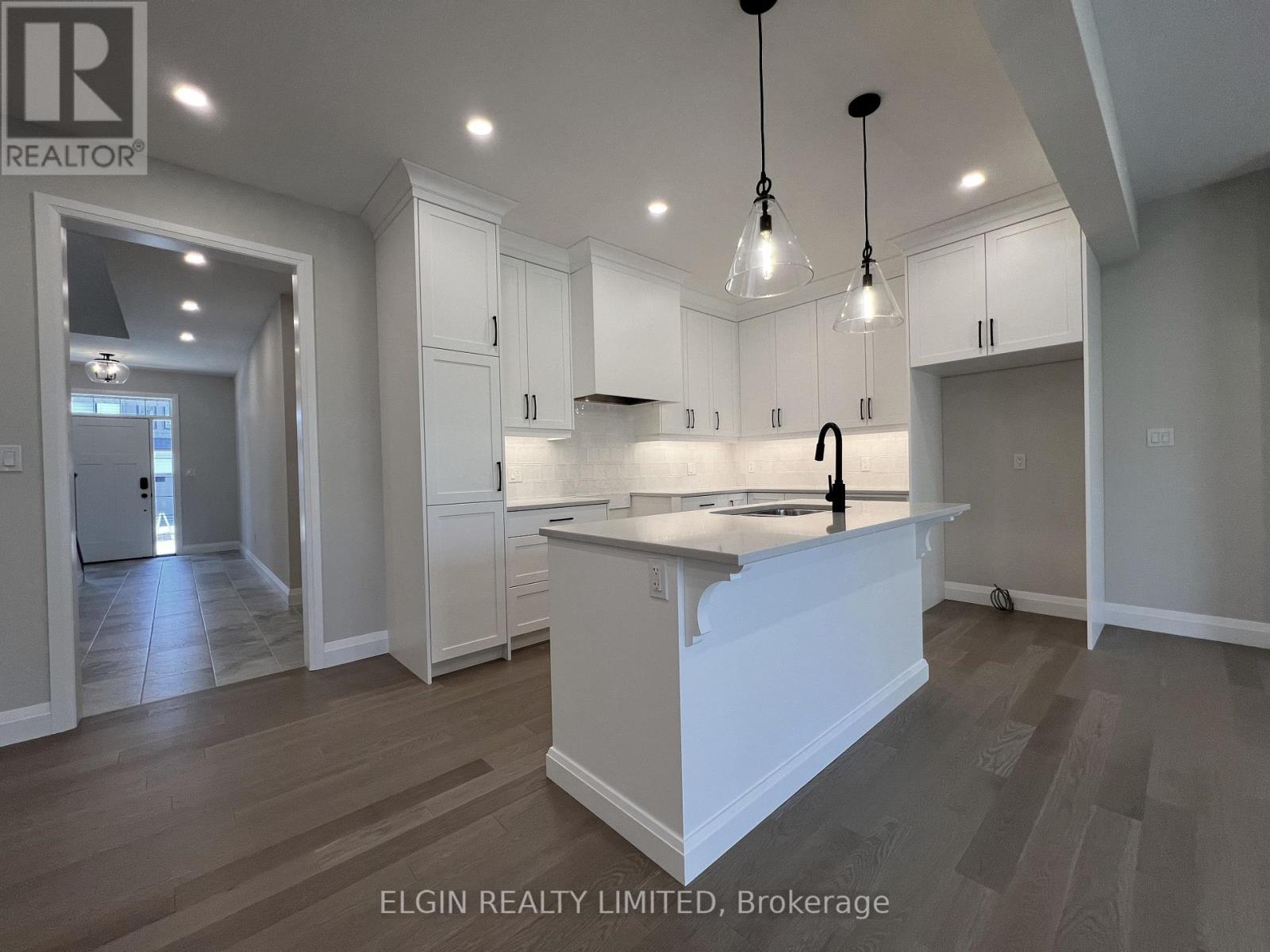 9-49 Royal Dornoch Drive, St. Thomas, Ontario  N5R 0P4 - Photo 11 - X12456422