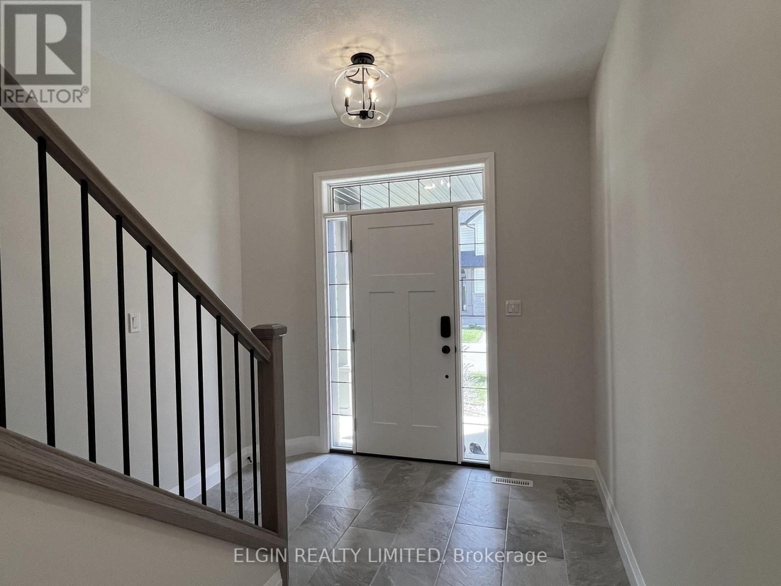 9-49 Royal Dornoch Drive, St. Thomas, Ontario  N5R 0P4 - Photo 6 - X12456422