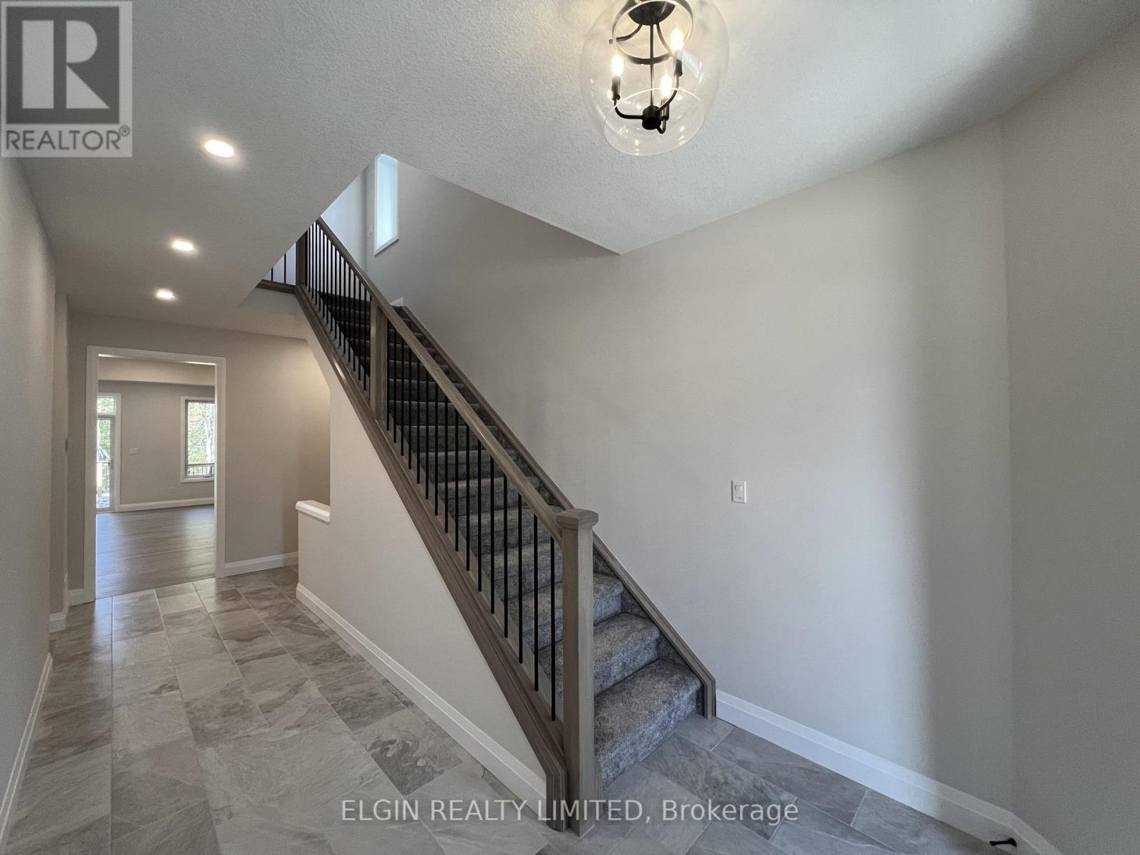 9-49 Royal Dornoch Drive, St. Thomas, Ontario  N5R 0P4 - Photo 7 - X12456422