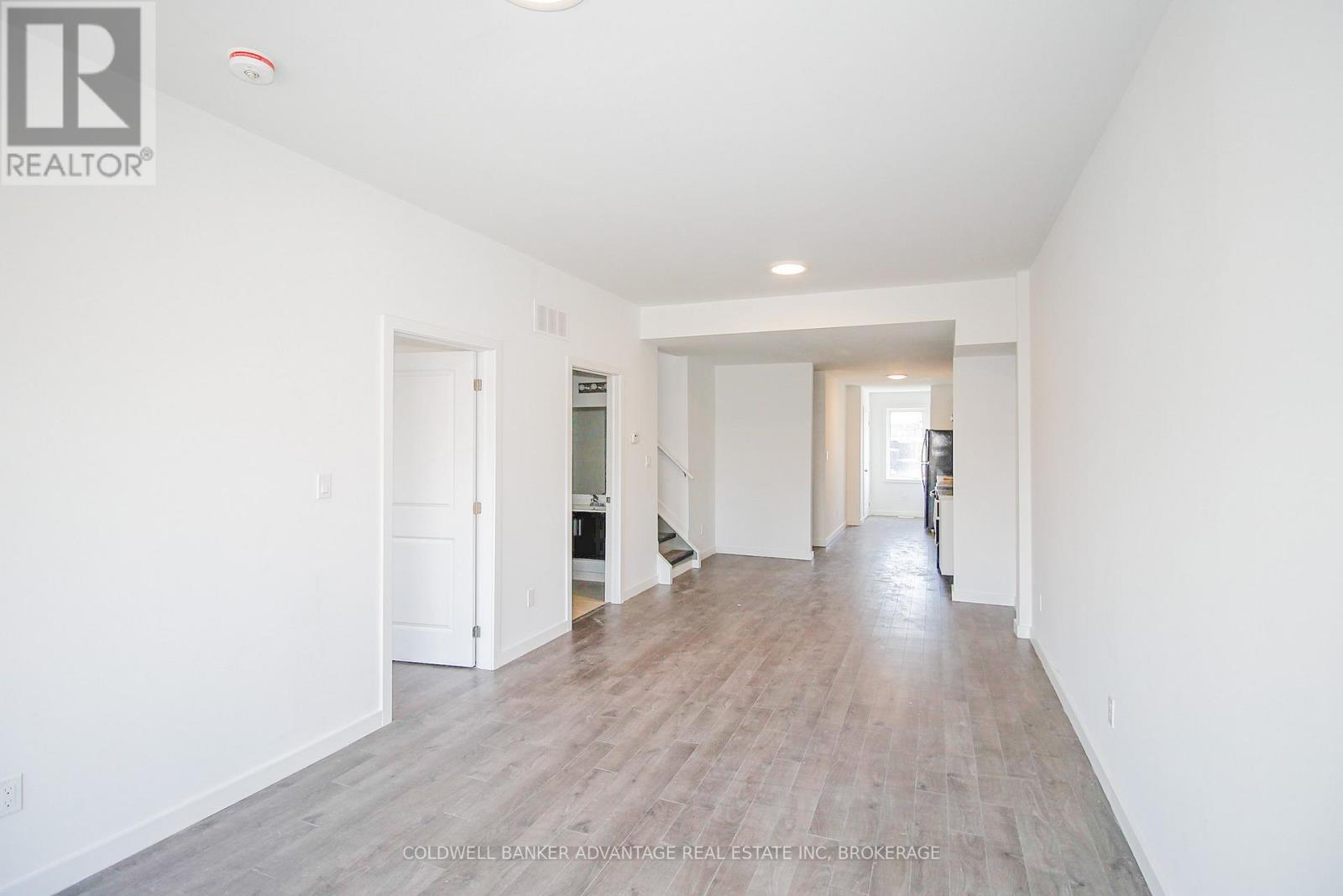 380 Alberta Street, Welland, Ontario  L3B 0K5 - Photo 2 - X12448334