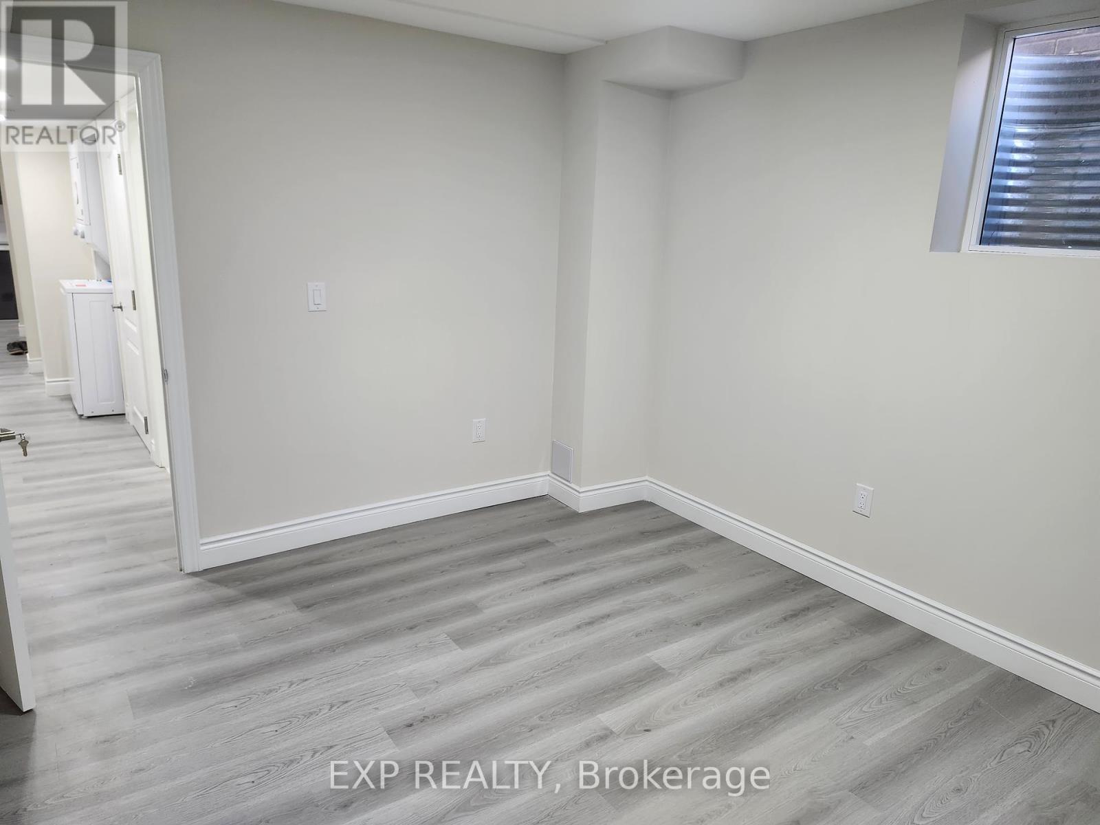 182 Esther Crescent, Thorold, Ontario  L3B 0G9 - Photo 12 - X12456364