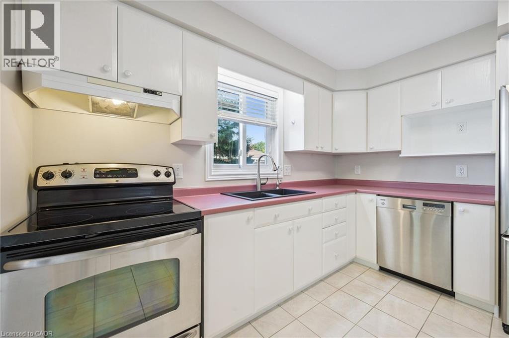 1130 Countrystone Drive, Kitchener, Ontario  N2N 3L7 - Photo 9 - 40777787