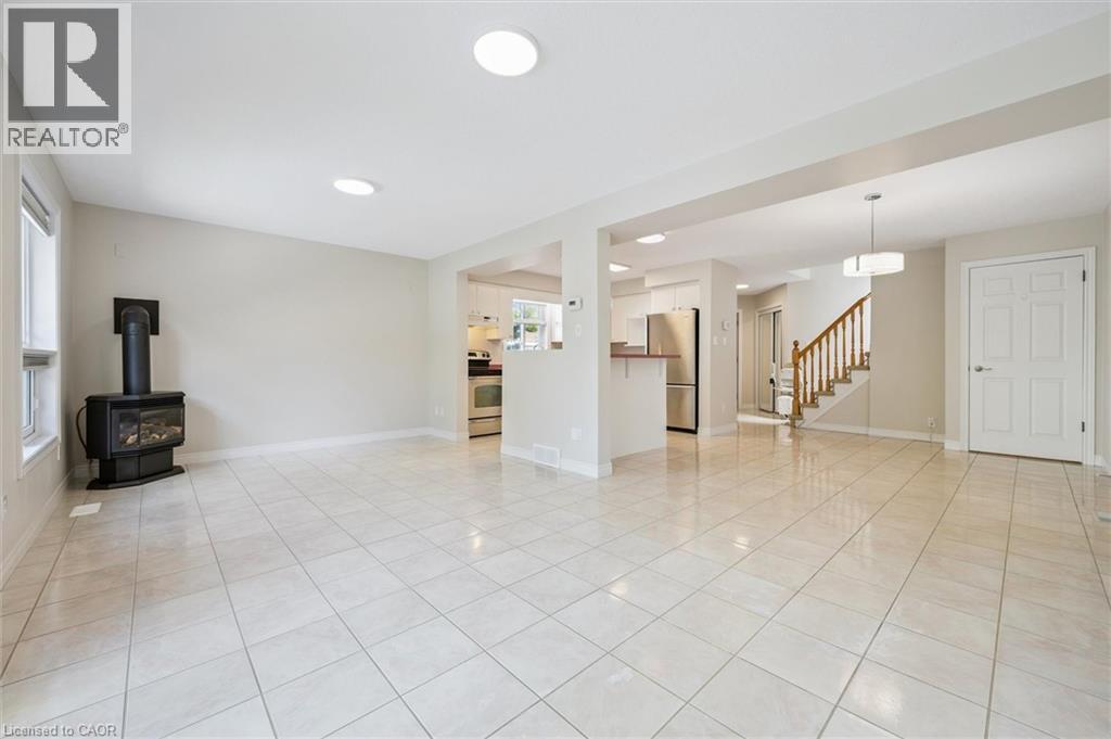 1130 Countrystone Drive, Kitchener, Ontario  N2N 3L7 - Photo 7 - 40777787