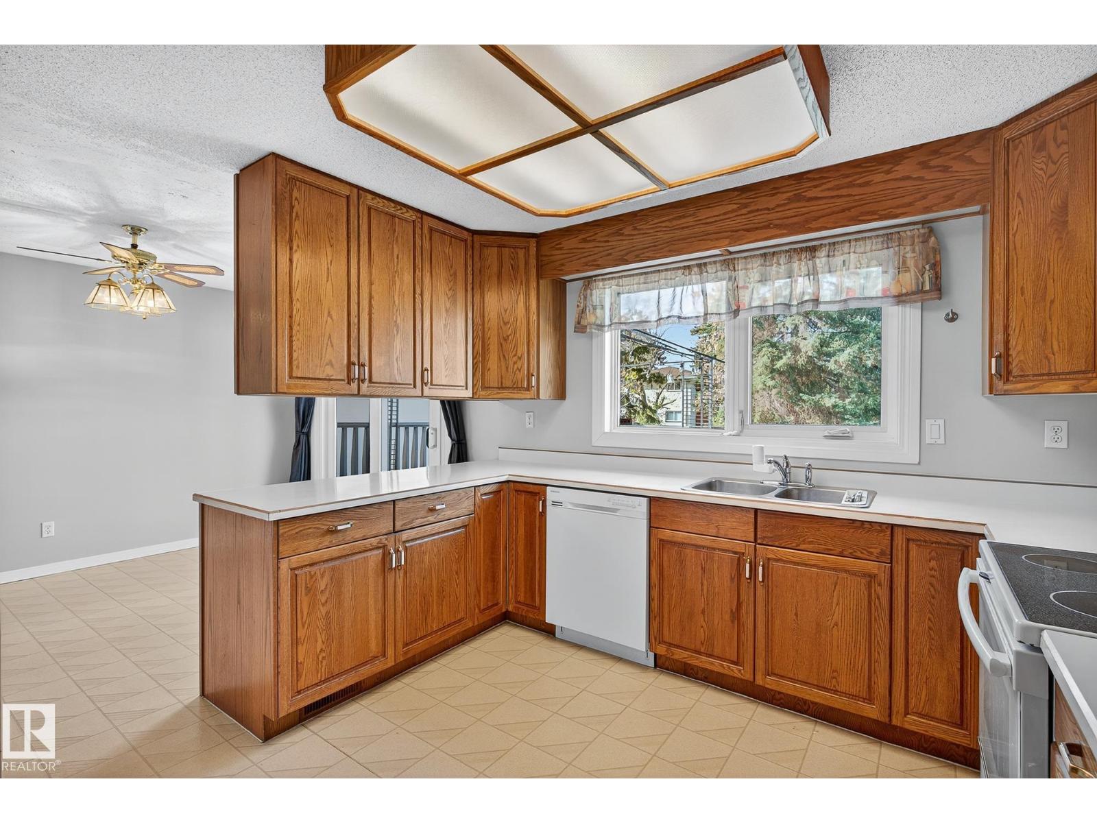 8012 172 St Nw, Edmonton, Alberta  T5T 0C8 - Photo 16 - E4461642