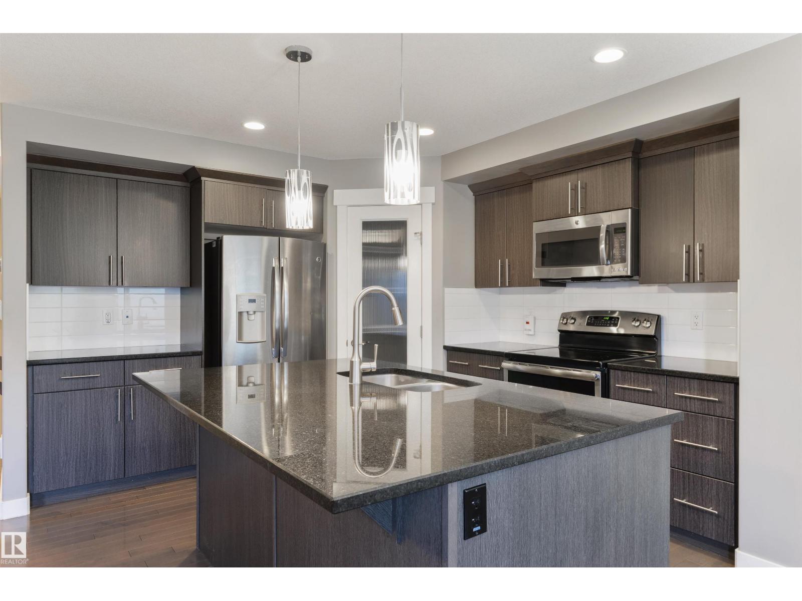 2328 Ware Cr Nw, Edmonton, Alberta  T6W 2W5 - Photo 1 - E4461643