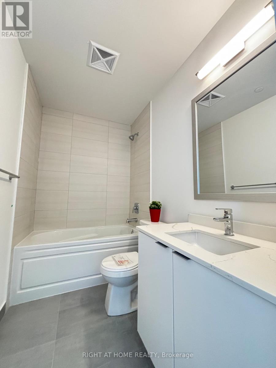 2403 - 15 Watergarden Drive, Mississauga, Ontario  L5R 0H4 - Photo 12 - W12456217