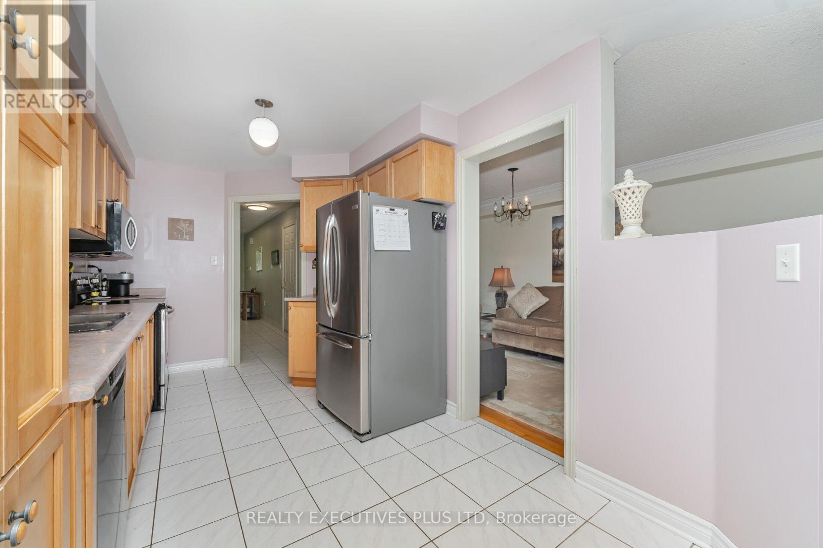 12 Manorwood Court, Caledon (Bolton North), Ontario  L7E 2S9 - Photo 11 - W12456250