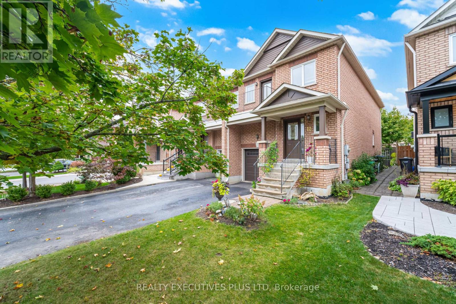 12 Manorwood Court, Caledon (Bolton North), Ontario  L7E 2S9 - Photo 4 - W12456250