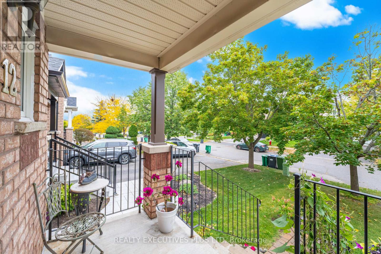 12 Manorwood Court, Caledon (Bolton North), Ontario  L7E 2S9 - Photo 6 - W12456250