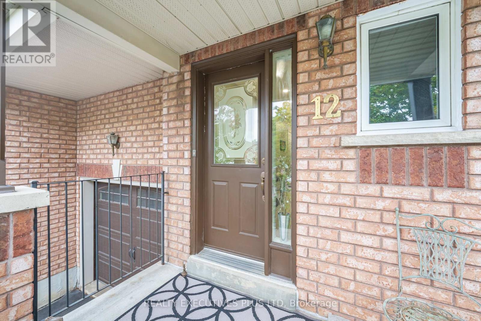 12 Manorwood Court, Caledon (Bolton North), Ontario  L7E 2S9 - Photo 7 - W12456250