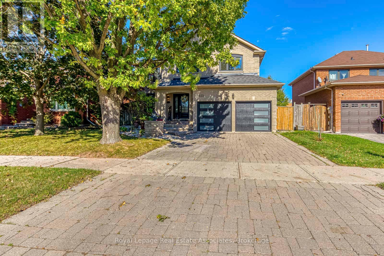 2535 Andover Road, Oakville, Ontario  L6H 6C3 - Photo 2 - W12456258