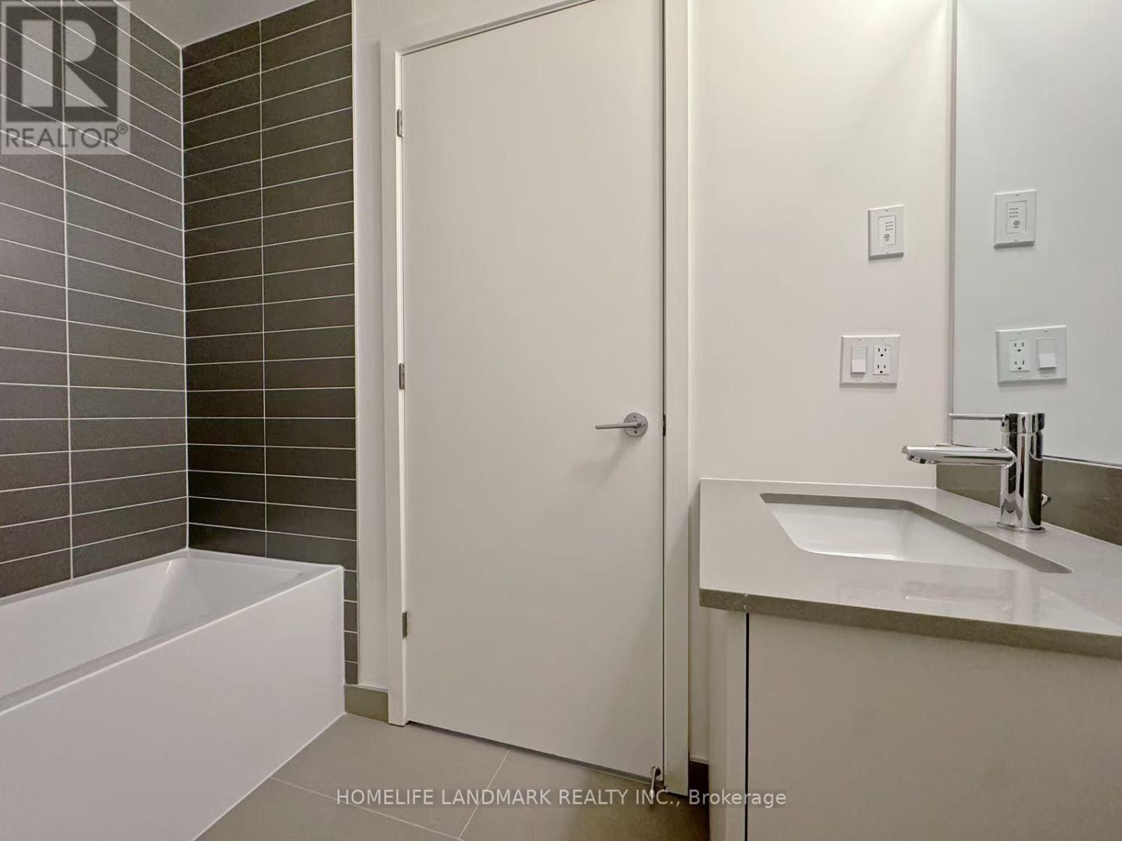 410 - 3079 Trafalgar Road, Oakville, Ontario  L6H 8C5 - Photo 10 - W12456265