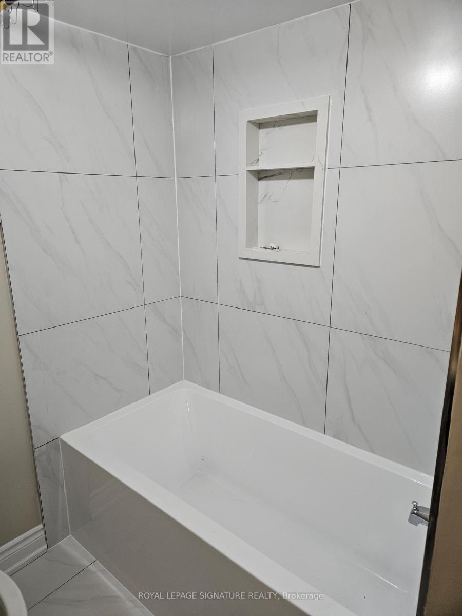 159 Jeffcoat Drive, Toronto, Ontario  M9W 3C4 - Photo 10 - W12456282