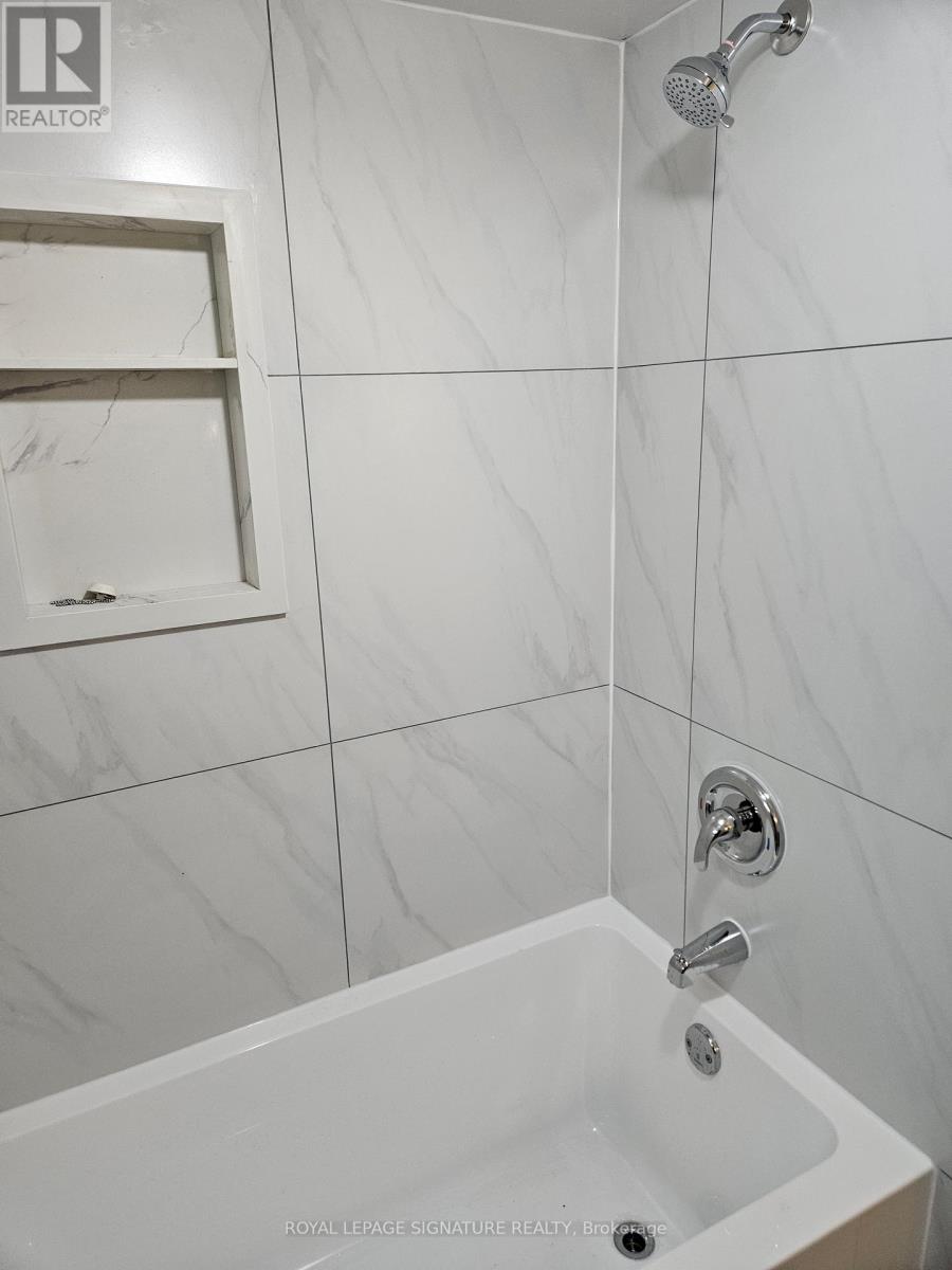 159 Jeffcoat Drive, Toronto, Ontario  M9W 3C4 - Photo 11 - W12456282