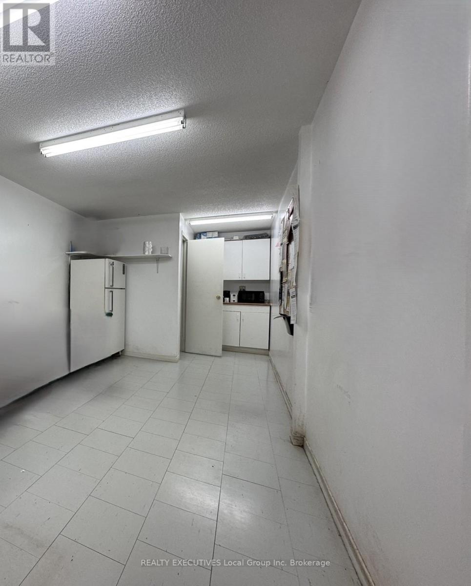 328 Main Street, Mattawa, Ontario  P0H 1V0 - Photo 3 - X12446695