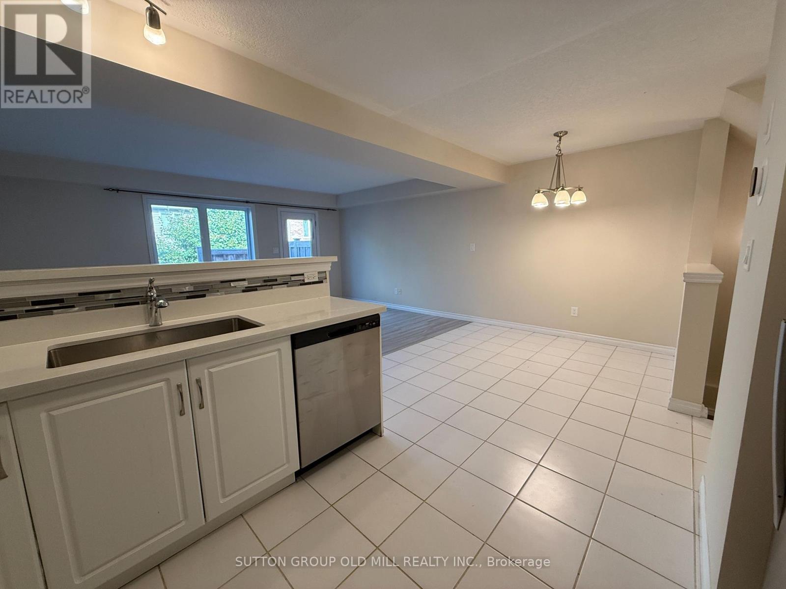 31 - 167 Arkell Road, Guelph, Ontario  N1L 0J9 - Photo 13 - X12456237