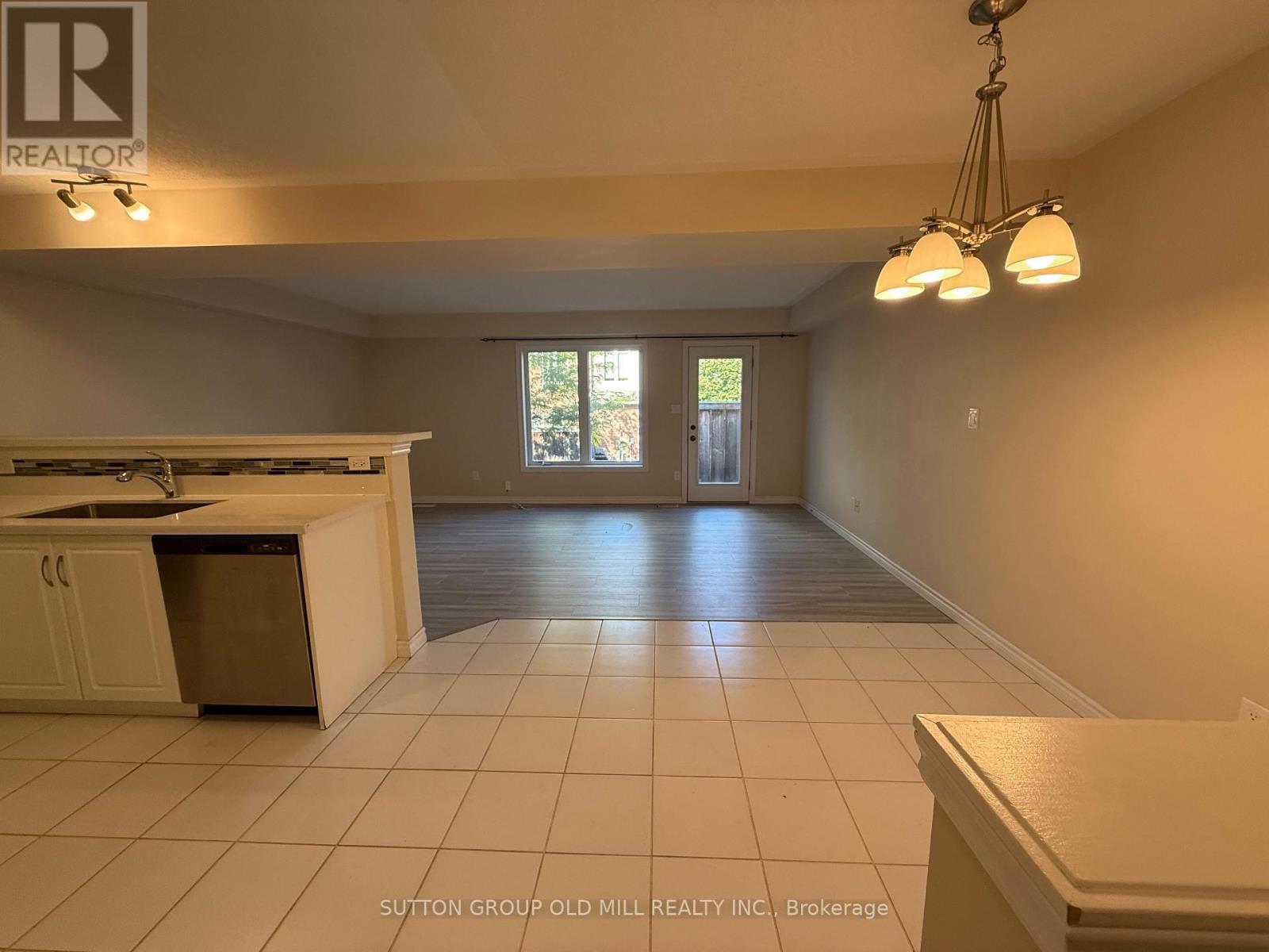 31 - 167 Arkell Road, Guelph, Ontario  N1L 0J9 - Photo 14 - X12456237