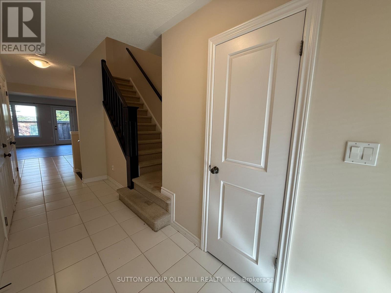 31 - 167 Arkell Road, Guelph, Ontario  N1L 0J9 - Photo 4 - X12456237