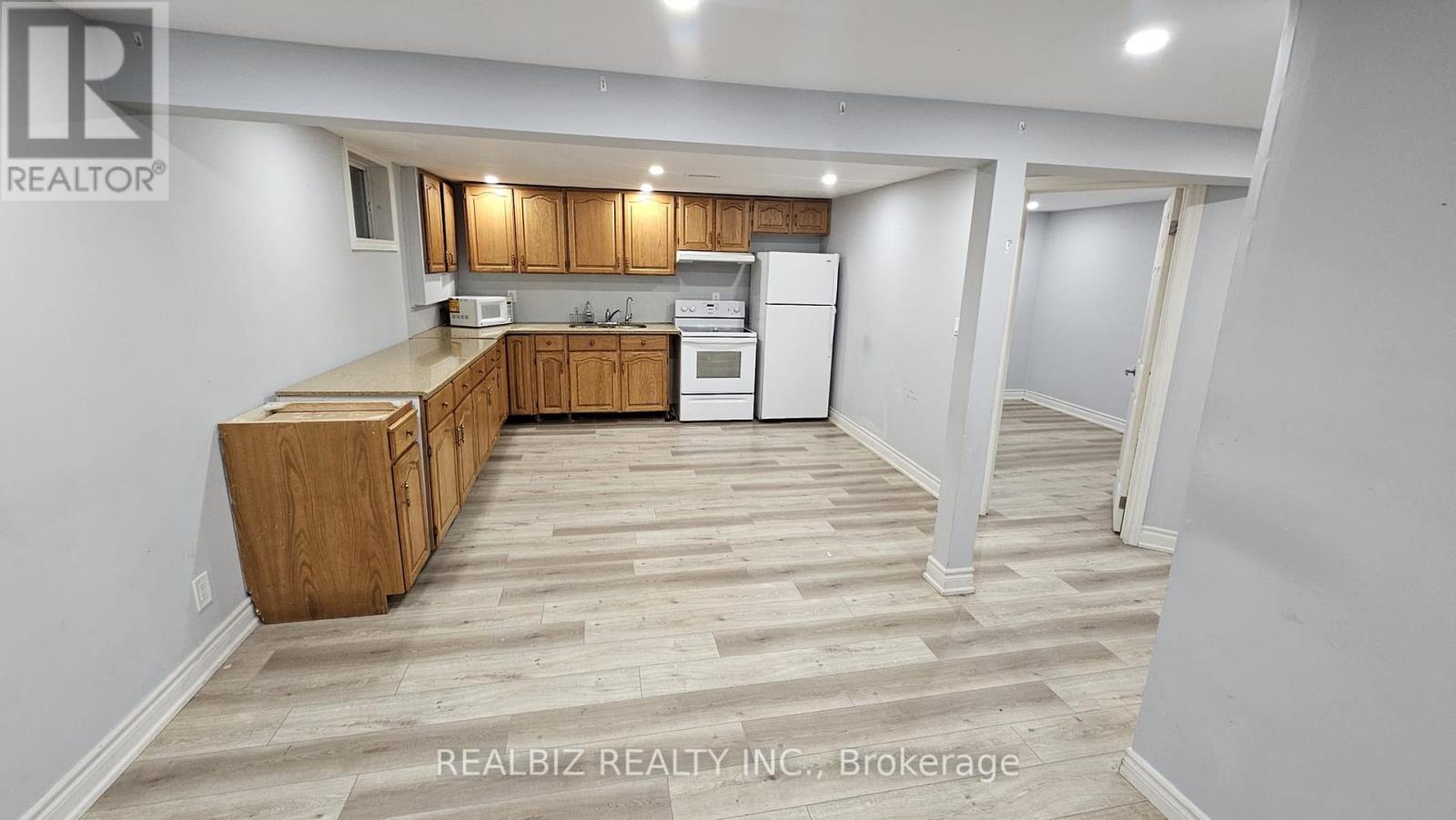 Lower Level - 214 Main Street E, Grimsby, Ontario  L3M 1P6 - Photo 13 - X12456272