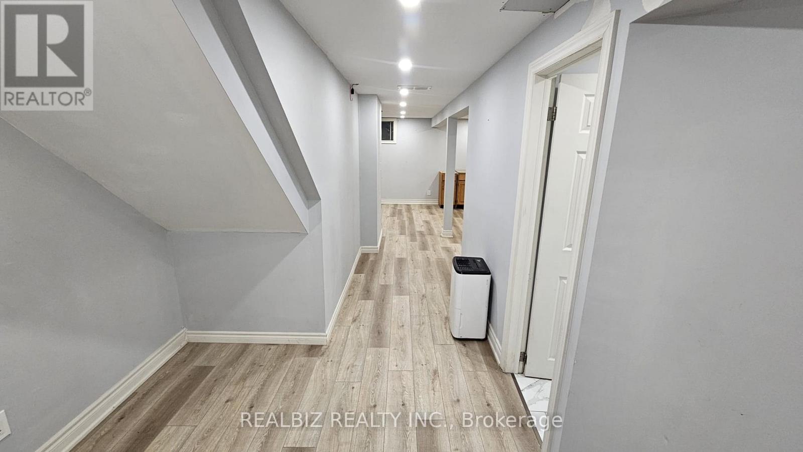 Lower Level - 214 Main Street E, Grimsby, Ontario  L3M 1P6 - Photo 16 - X12456272