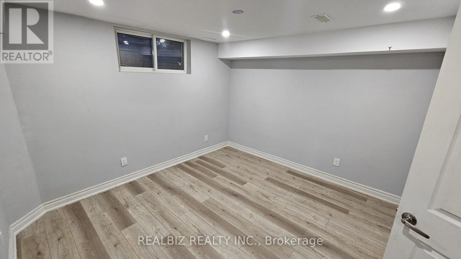 Lower Level - 214 Main Street E, Grimsby, Ontario  L3M 1P6 - Photo 21 - X12456272